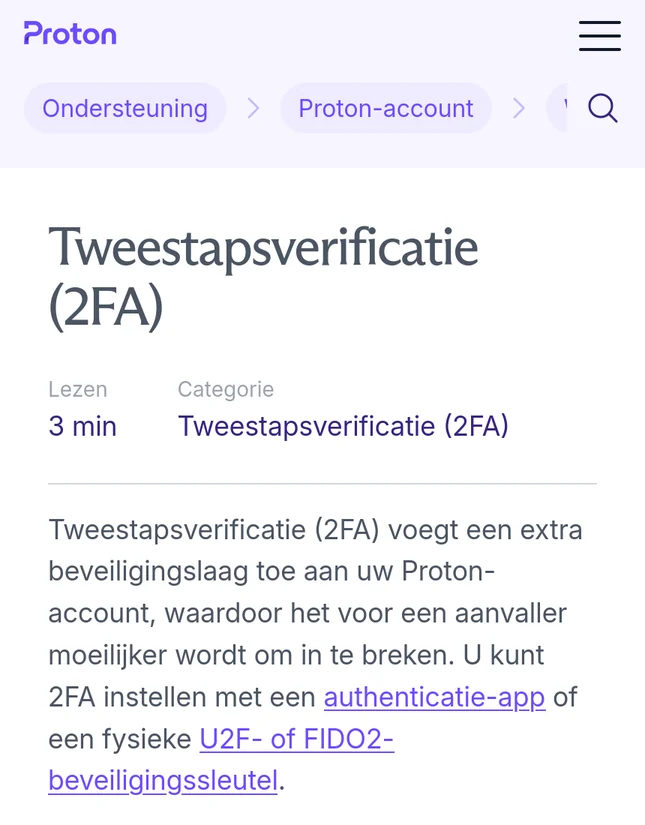 De hulppagina Tweestapsverificatie (2FA) op proton.me, op een telefoon. De tekst zegt dat 2FA beschikbaar is op alle Proton-diensten en -apps, met zowel gratis als betaalde abonnementen.